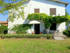 Scenic Holiday Home in Pastrengo near Lazise Lake City Centre